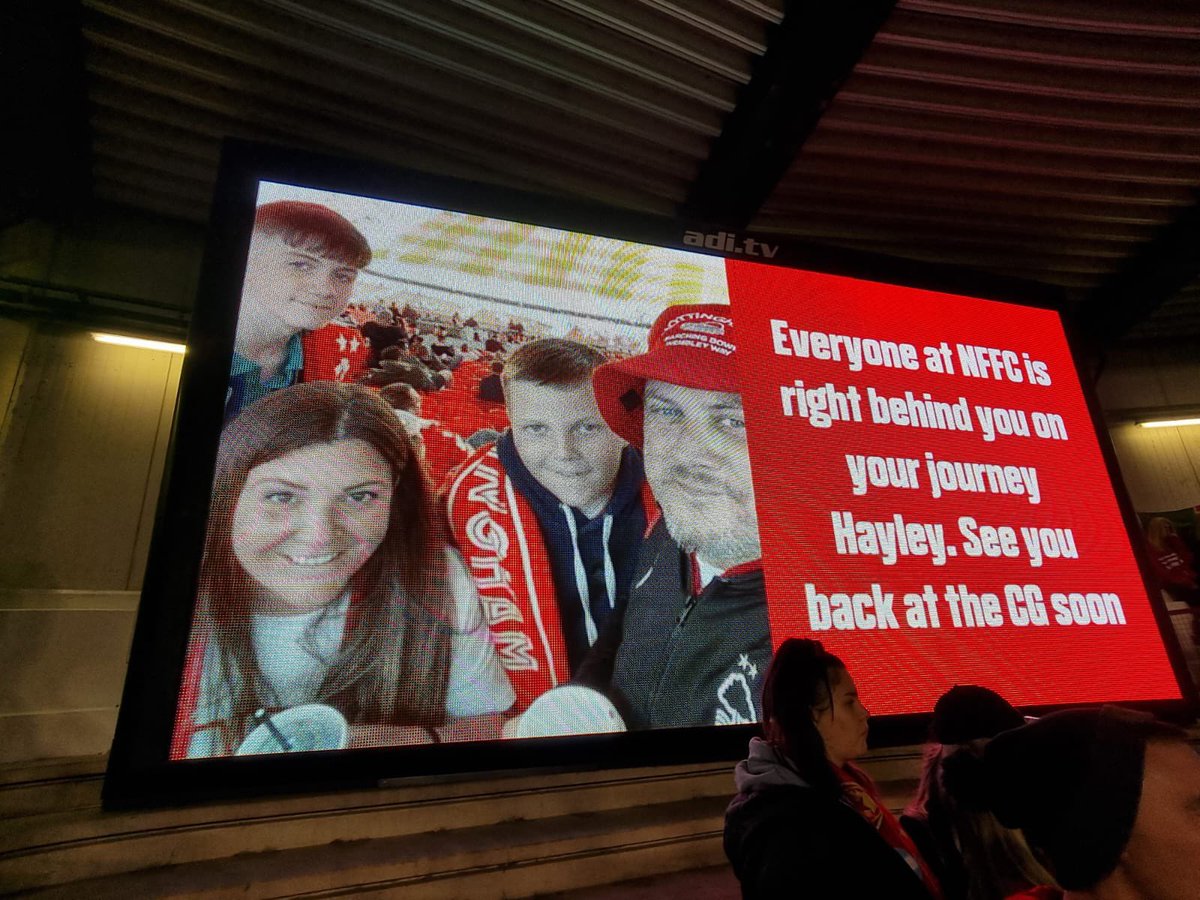HayleyM9982's tweet photo. Assuming this is you @gergmitch absolutely made my night being sent these!!! ❤️❤️ thank you xxx @NFFC see you very soon CG ❤️❤️ https://t.co/AxPlBllFw8