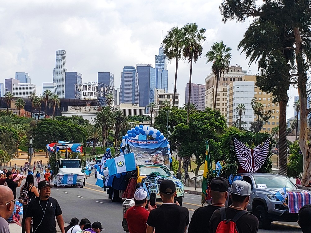 Scientology's tweet photo. Los Angeles @Dianetics Foundation: Proud Partners in Central American Freedom Day Celebration https://t.co/x1bBxXD8rM
Dianetics, with its promise of personal freedom, brings a message of hope to the annual #LosAngeles #COFECA (Central American Federation) parade. #LA https://t.co/MdF9LEsrYJ