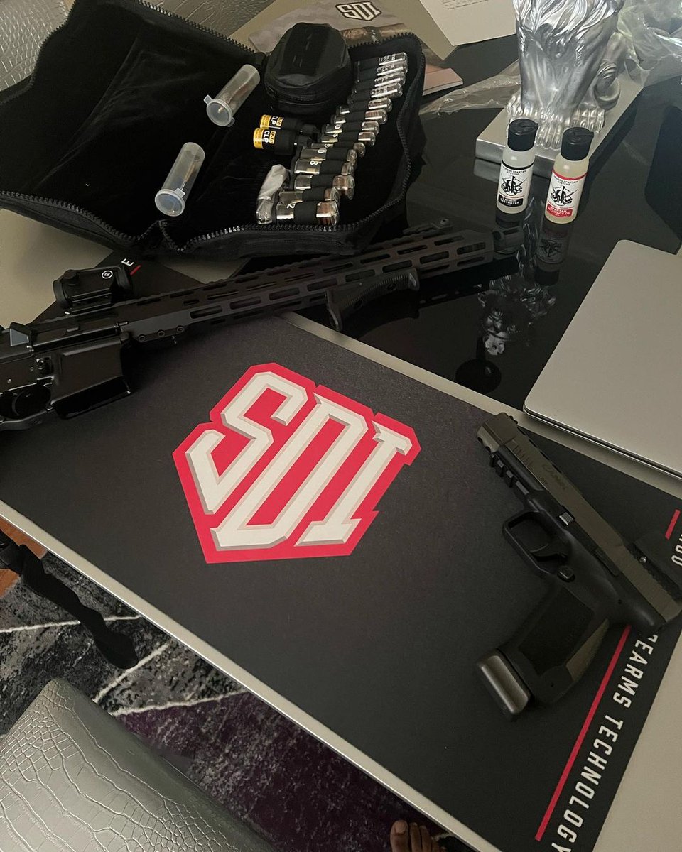 SDI_school's tweet photo. Happy Monday! What are you working on today? #WhyISDI
📸: IG @juliet_tango_papa
#pewpew #glock #tactical #pewpewlife #pewpewdaily #firearmstechnology #gunsofinstagram #ar #gun #gunsdaily #firearms #airsoftworld #rifle #pewpewpew https://t.co/O4PbPPtqaW