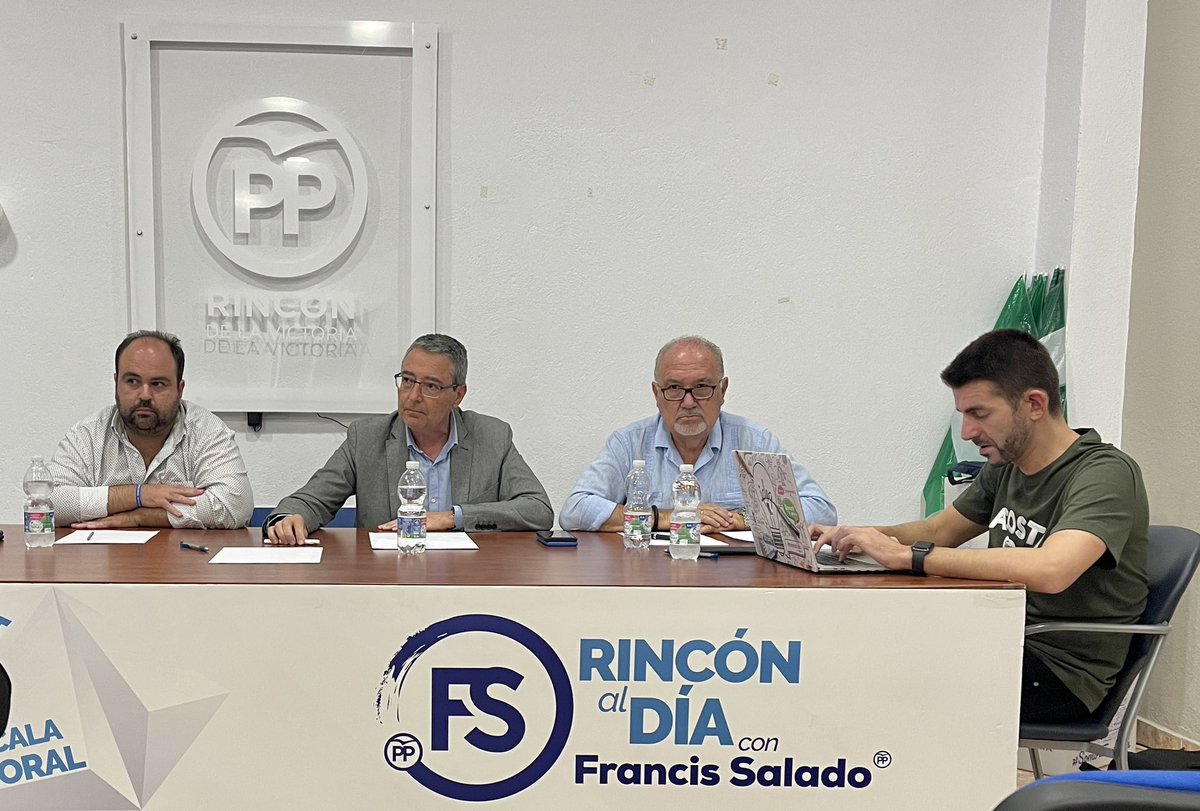 El <a href="/PPRinconV/">PP Rincón de la Victoria</a> ha celebrado hoy su Comité Local del mes de octubre. 
Su presidente, <a href="/Francissalado/">Francisco Salado</a>, junto al secretario general, <a href="/Borja712/">Borja Ortiz</a>, ha hecho balance de los últimos meses, de los proyectos que se vienen realizando en el municipio y los que están por venir.