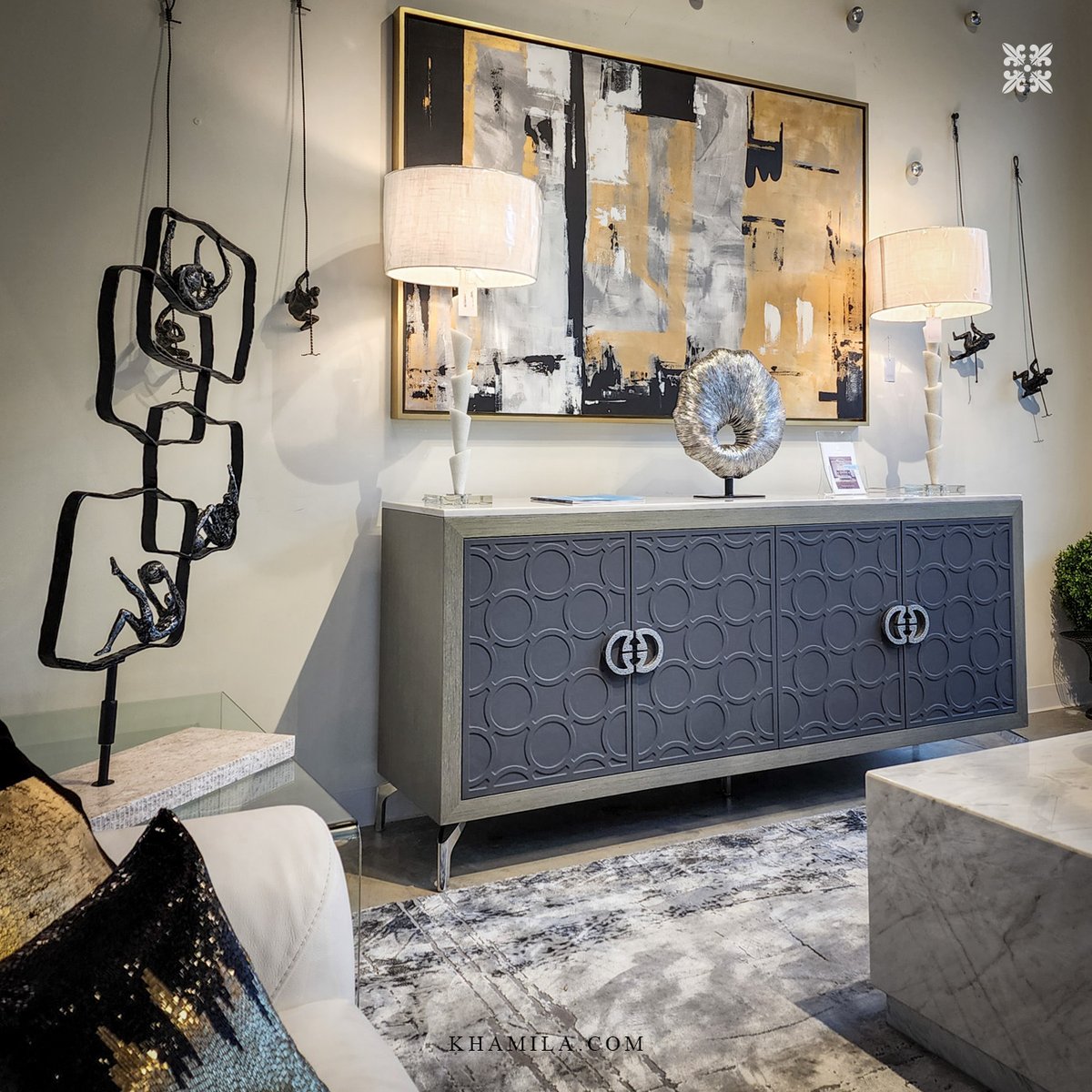 khamila_fb's tweet photo. New side tables for your living room! Find out how to style them at Khamila Furniture.

#livingroom #sidetable #tablelamps #paintings #furniturestore #sanantonio #luxuryfurniture #newhome #furnishing https://t.co/or82HYAjq2