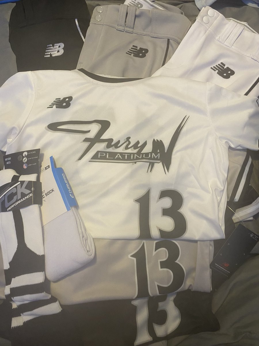 cclaybrooks13's tweet photo. New Gear Alert 🚨!! Ready for the weekend… Find my team @FPJimmerson at Stars over Alabama.. Coaches come check us out 😁 @BamaStateSB @DeltaStateSB @UNASoftball @SouthernMissSB @ https://t.co/zDoyZCLHNS