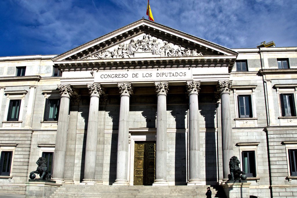 laquiti's tweet photo. Un día como hoy de 1843 se inicia la construcción del Congreso de los Diputados con el acto simbólico de la reina #Isabel2 poniendo la primera piedra. https://t.co/vLBtqdlbH2