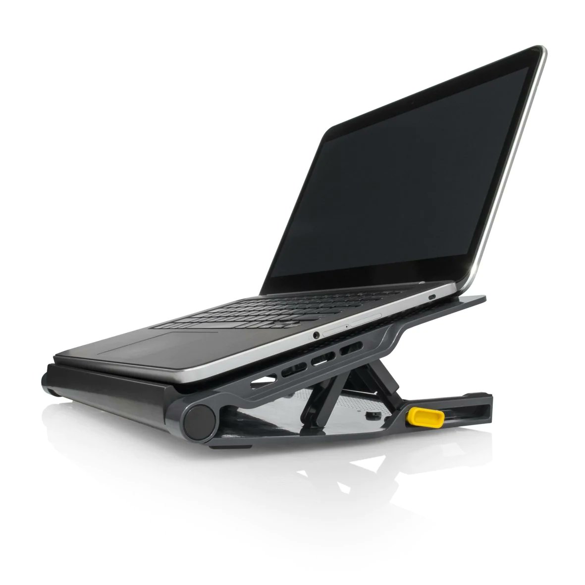 cranestandplus's tweet photo. If you're looking for a way to keep your laptop from overheating, you may want to consider a cooling pad. Cooling pads can help dissipate heat, making them ideal for gaming laptops or laptops that tend to run hot.
#CraneStand #laptopstands
https://t.co/Gz1HpPAg6d https://t.co/TzYEHMJen8