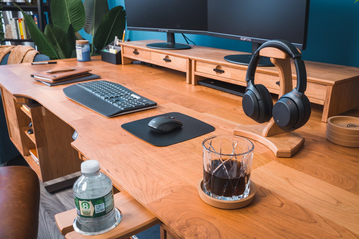WyrmwoodGaming's tweet photo. October 18th. 👀🍒 https://t.co/kxQslwcYTU