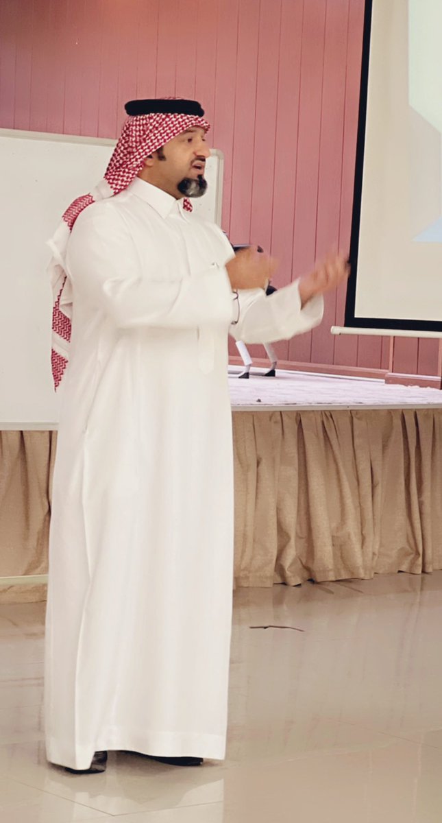 Digity_ksa's tweet photo. من أعمالنا دورة #صناعة_المحتوى للأستاذ @Msdosari 

#نجران #رقمي #Digity https://t.co/tzp9Jqt1Td
