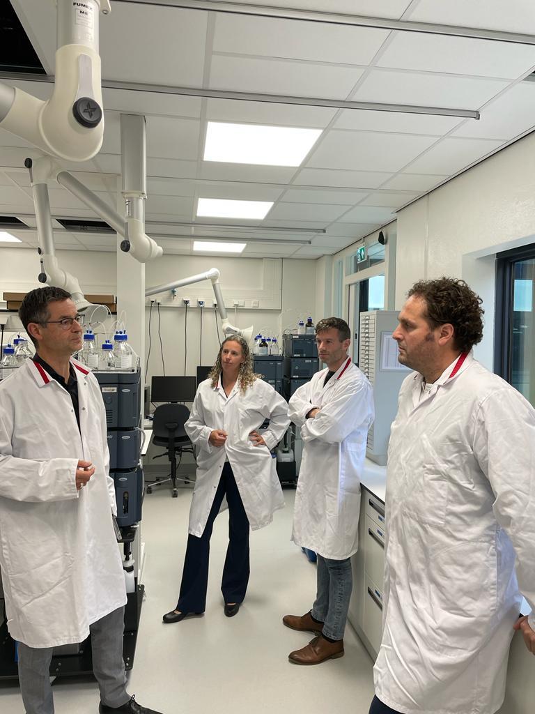 Mooi en nuttig werkbezoek vandaag van <a href="/VVD/">VVD</a>-Tweede Kamerlid <a href="/erikhaverkort/">Erik Haverkort</a> aan <a href="/TNO_nieuws/">TNO Nieuws</a> in Leiden. Volop in gesprek met onder andere <a href="/Toxys_BV/">Toxys</a>, <a href="/NcardiaStemCell/">Ncardia</a> en MAT Research over de mogelijkheden en uitdagingen rond dierproeven en proefdiervrije innovatie! #biotech