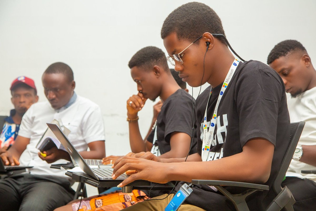 UgbowaEzekiel's tweet photo. Team VenaTech worked hard and we enjoyed how inspiring the atmosphere was. 
We got to share ideas and develop innovative solutions. Indeed it was an experience to remember
#rbhackfest @GdgAsaba @RemotebaseHQ https://t.co/CJTSu31sKX