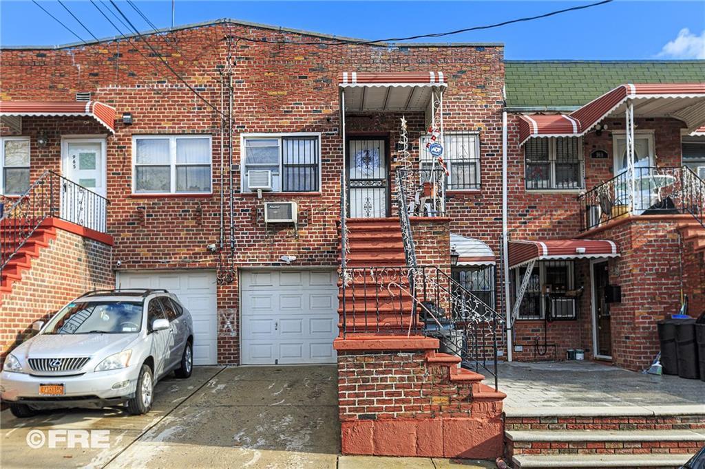 FillmoreRE's tweet photo. JUST SOLD!
What did 967 EAST 100TH STREET, Brooklyn, NY sell for?
Tap for the details on this home or Frances Zuckerman at π± 718-675-9090
#FillmoreRealEstate #Sold https://t.co/SA1VYh3DZg