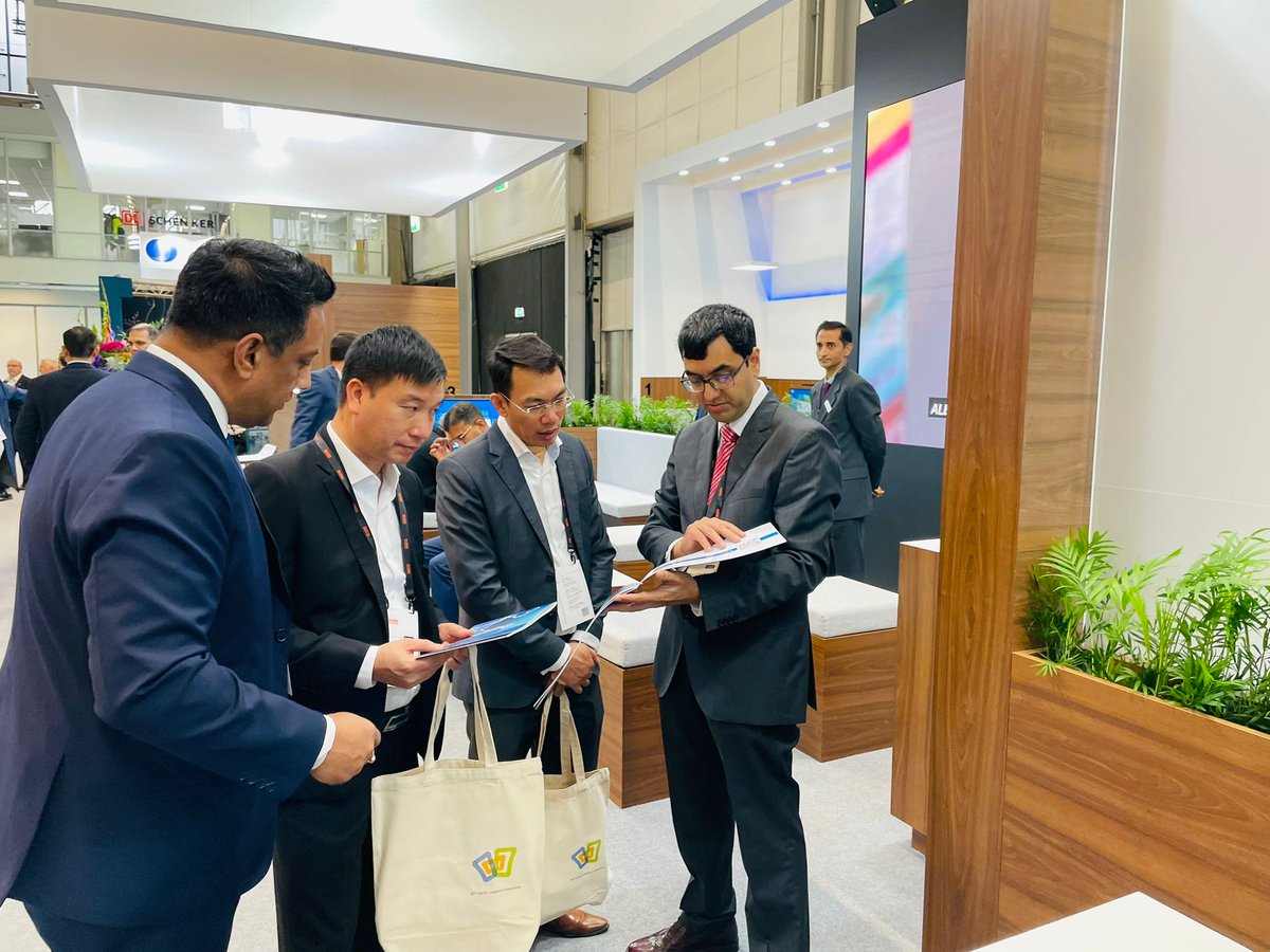 i_DesignArena's tweet photo. Debal Dutt, CMO @i_DesignArena , discussing Consumerisation of Commerical Banking at @Sibos 2022
#iGTBatSibos #cocb #sibos2022 #fintech https://t.co/937yMJnRxb