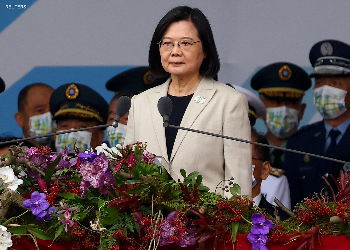 台湾与中国之间除了战争还有何出路？】 10月10日台湾双十节。台湾总统蔡英文 发表讲话声言捍卫台湾主权和民主自由无妥协空间。中国官媒则声言统一台湾无妥协空间。您认为台湾海峡两岸相互对立 的这种不妥协有没有战争之外的解决办法？假如有，是什么？假如没有，为什么？