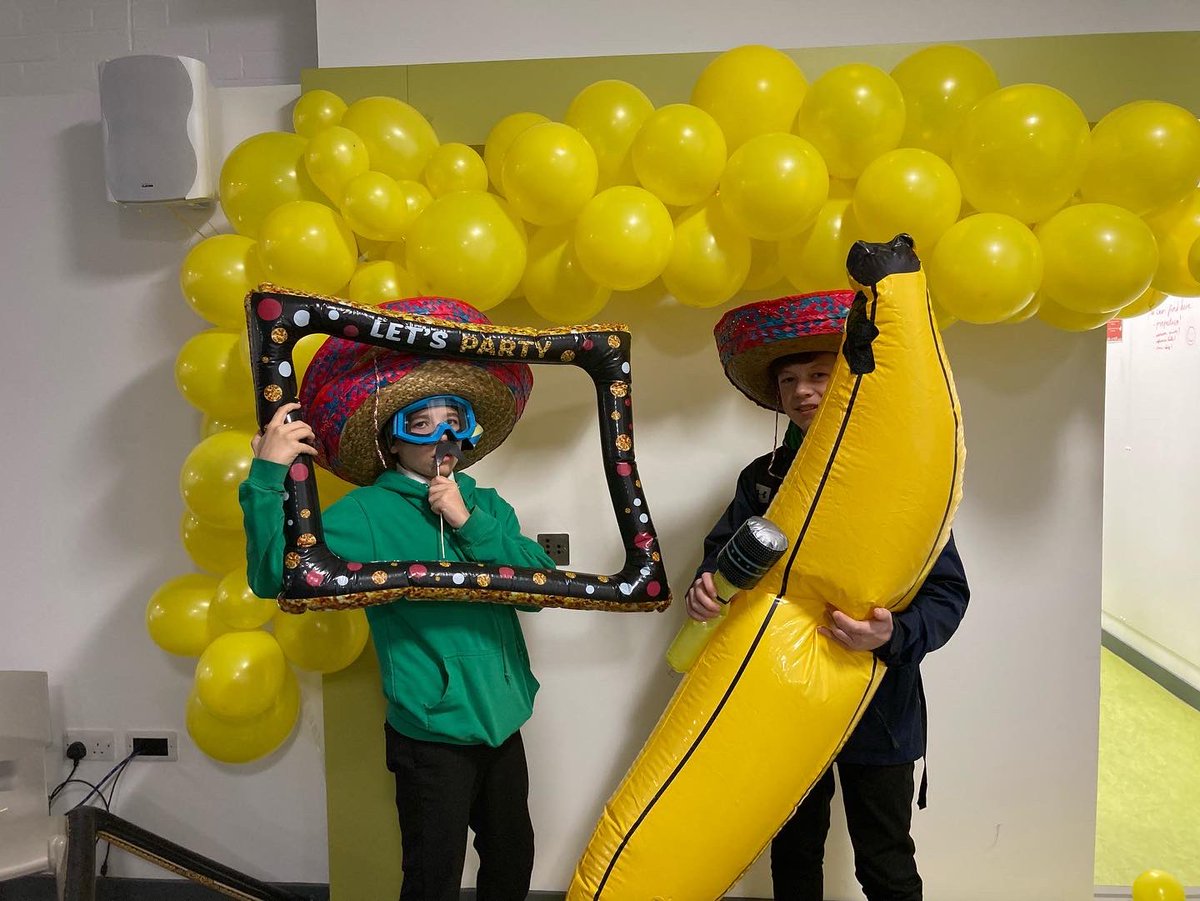 BanAc_HWB's tweet photo. #HelloYellow https://t.co/fnnyiVADQW
