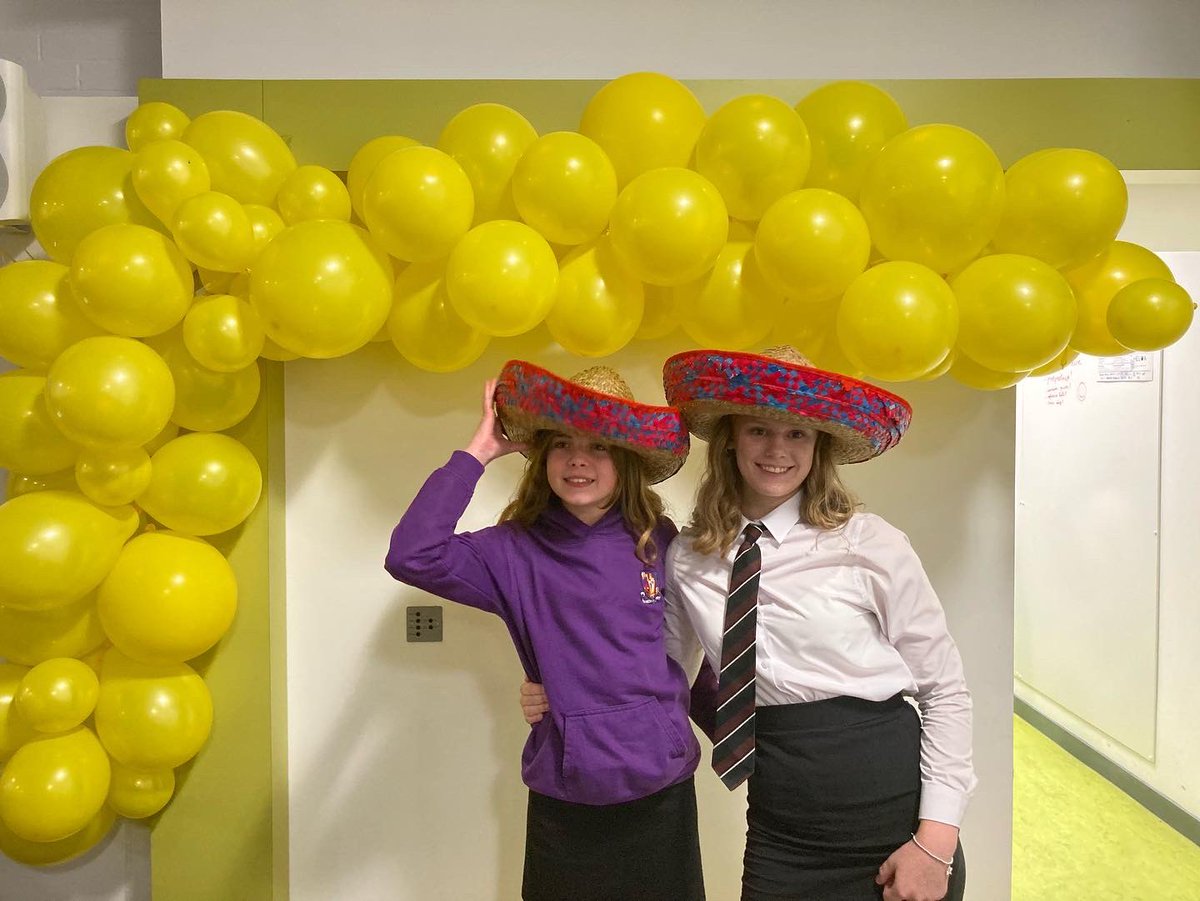 BanAc_HWB's tweet photo. #HelloYellow https://t.co/sEw677qCYK