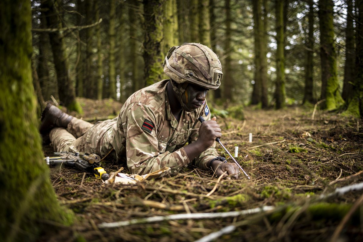 ArmyInWales's tweet photo. The ethos of #teamwork is the golden thread which leads to success on #ExerciseCambrianPatrol2022 and the top award. Congratulations to @3_rifles and Gurkha Company (Sittang) on securing gold medals 🏅 👏👏👏 @Gurkha_Brigade @RiflesRegiment @BritishArmy @DefenceHQ https://t.co/H3GWK4PN0F