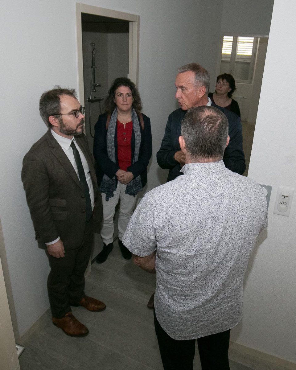 PolygoneSA's tweet photo. #Tulle (19) 📌
🔑 #Inauguration des 11 appartements locatifs en présence de M. Desplanques, @Prefet19, M. Dubois, Député, M. Combes, Maire de Tulle et des partenaires.
😍 Une nouvelle offre de #logements adaptés au cœur de la ville avec une mixité sociale intergénérationnelle. https://t.co/rc20NBWerd