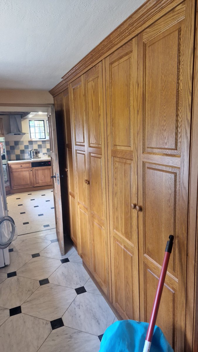 Prestigestag's tweet photo. Started this huge gorgeous kitchen. Can't wait to see this one finished 🙌 https://t.co/0Siiux7UIk