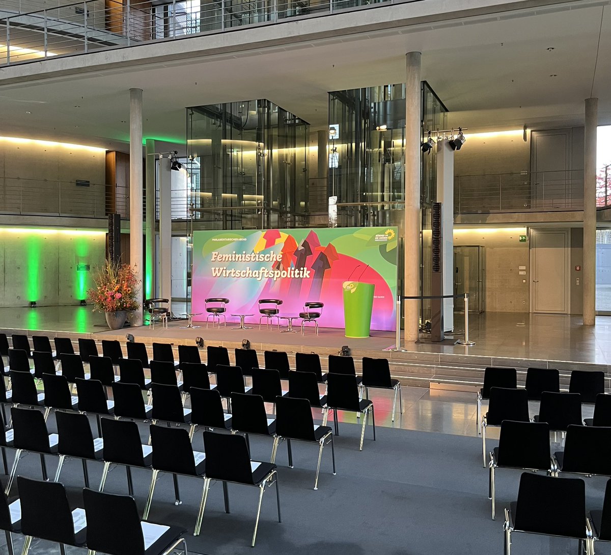 maxmordhorst's tweet photo. Heute im Paul-Löbe-Haus. Falls Ihr Euch fragt, wohin Euer Steuergeld in dieser Zeit einer Energie-und Wirtschaftskrise geht. https://t.co/Q2IXmRyxyI