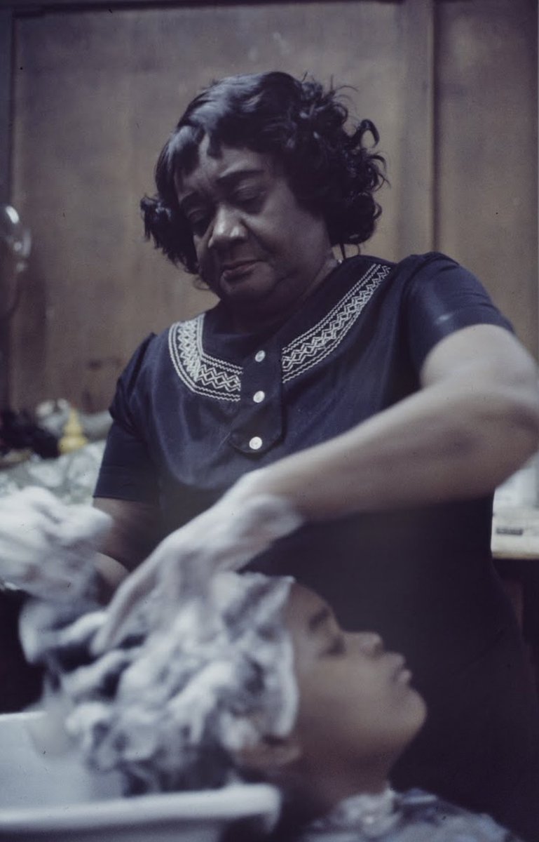 blackarchivesco's tweet photo. Chicago. Photographs by Lee Balterman (late 1960s) via the LIFE Photo Collection https://t.co/fZhEp8cOWw