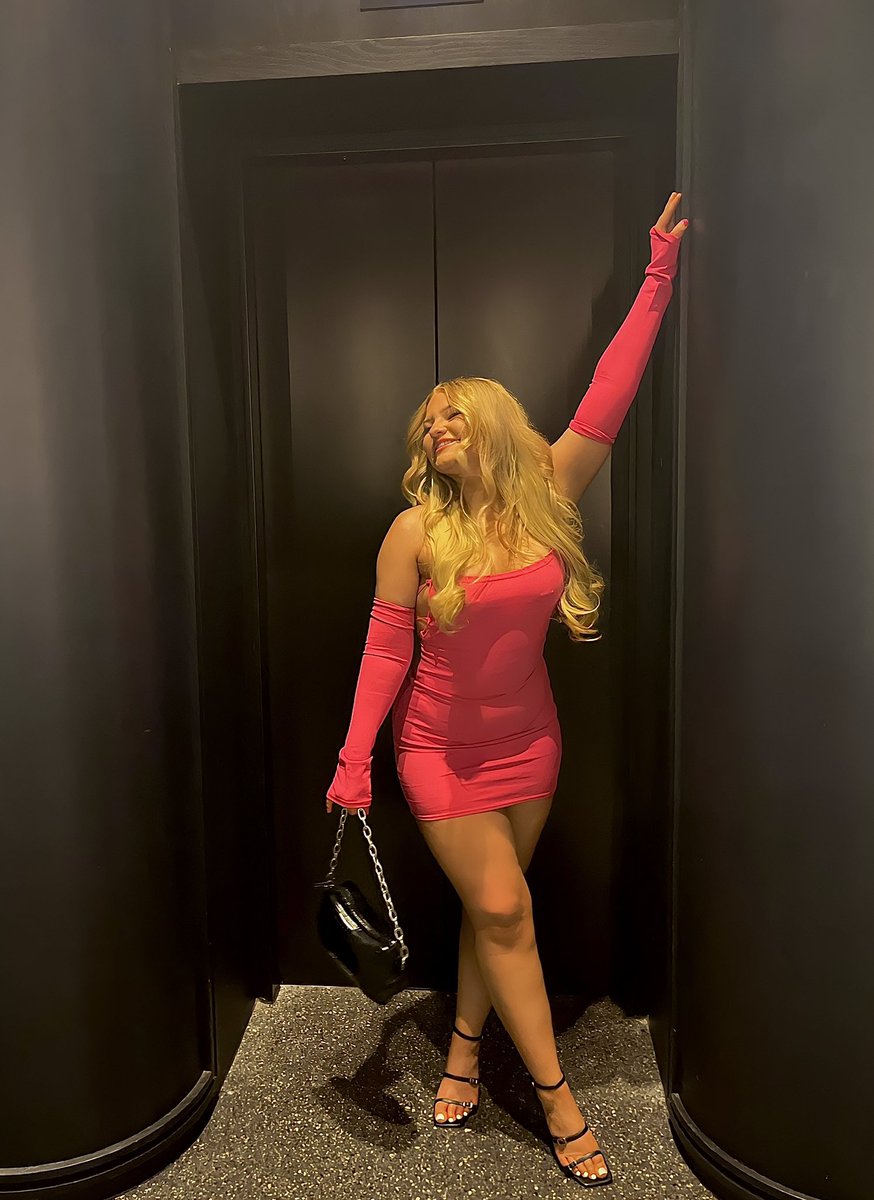 PayMissMia's tweet photo. Hi piggies, is this a good time?

Of course it is, the b*tch is BACK. Did you miss me? 🐷

👑MISS MIA👑

paypig softdomme findom femdom cashpig humanatm https://t.co/MDGpqd75Q5