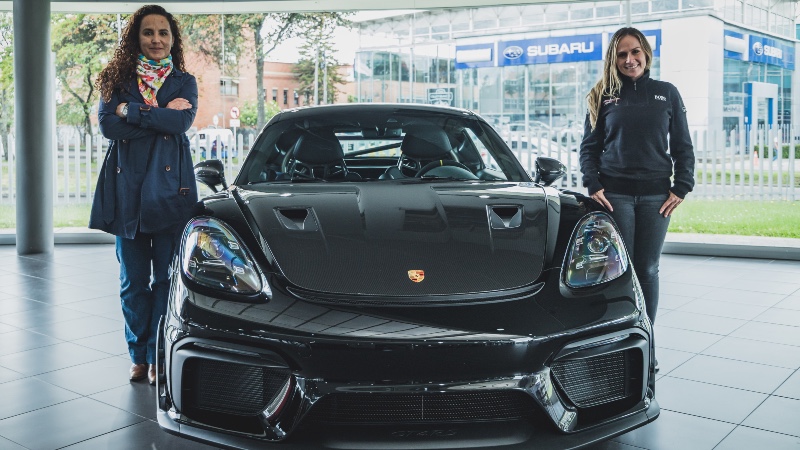 acelerandocol's tweet photo. #FelizLunes 👩🦱🚗 #MujeresAlVolante: Continuando con una nueva etapa de #acelerando, ahora estamos con el #Podcast para #mujeres de la #IndustriaAutomotriz... 👩🦱🚗Hoy, con #PaulaJaramillo, #GerenteDeMercadeo de #autoelite: https://t.co/oQTZ2x1cv6 @PorscheCenterCo https://t.co/xrurnqIpSs