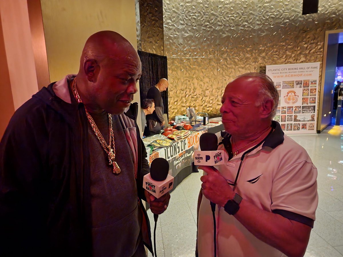 SiriusXMBoxing's tweet photo. At the Fights is LIVE NOW til 2pm ET w/ @CommishRandyG & @gerrycooney
Today:
👑#FundoraOcampo Recap
⭐️@acbhof Recap & Interviews with #IranBarkley & #RayMercer
🏅Dante Benjamin at 12:30p ET
🥊@VitoMielnickiJr at1p
👊Keeshawn Williams at 1:30p
and more!
Join Us!
📞877-344-4893 https://t.co/RYCtHpXw9J