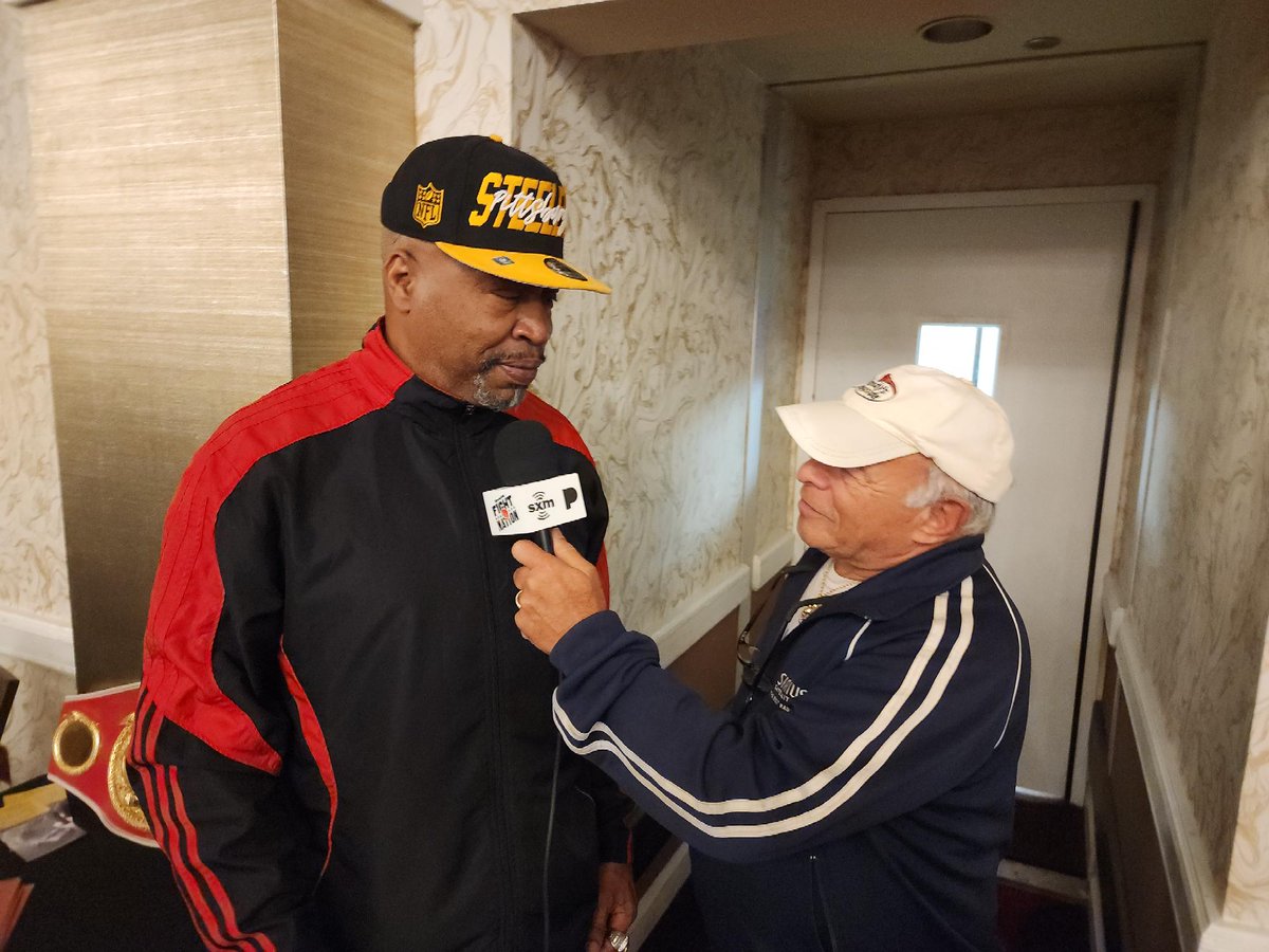SiriusXMBoxing's tweet photo. At the Fights is LIVE NOW til 2pm ET w/ @CommishRandyG & @gerrycooney
Today:
👑#FundoraOcampo Recap
⭐️@acbhof Recap & Interviews with #IranBarkley & #RayMercer
🏅Dante Benjamin at 12:30p ET
🥊@VitoMielnickiJr at1p
👊Keeshawn Williams at 1:30p
and more!
Join Us!
📞877-344-4893 https://t.co/RYCtHpXw9J