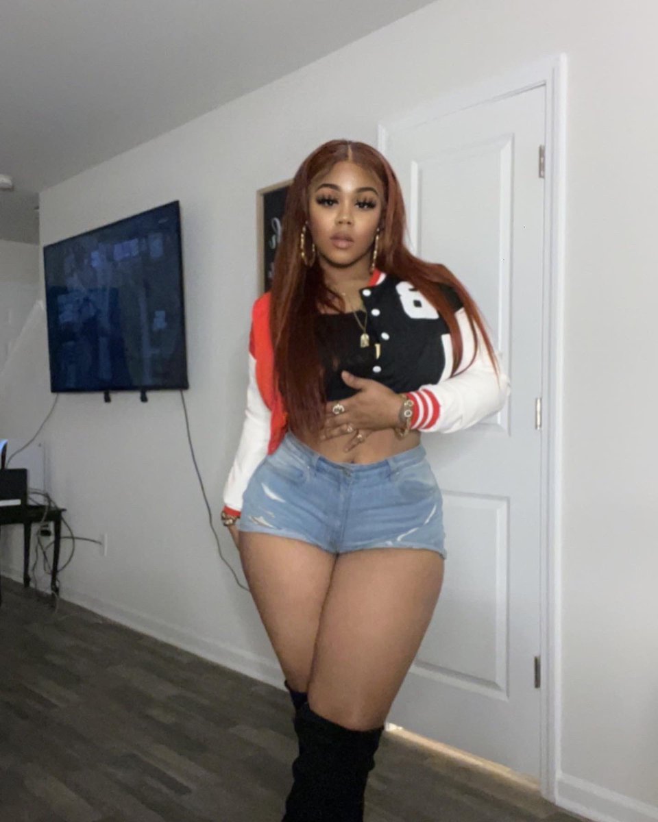 Keyyy_Lache's tweet image. Give ‘em face give ‘em body give ‘em luscious 🥶😜😋 #FYP #tweetme #explore #viraltweets #body #viral #sexy