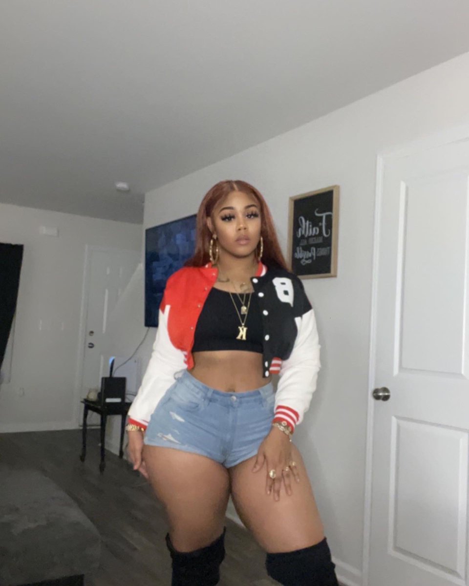 Keyyy_Lache's tweet image. Give ‘em face give ‘em body give ‘em luscious 🥶😜😋 #FYP #tweetme #explore #viraltweets #body #viral #sexy