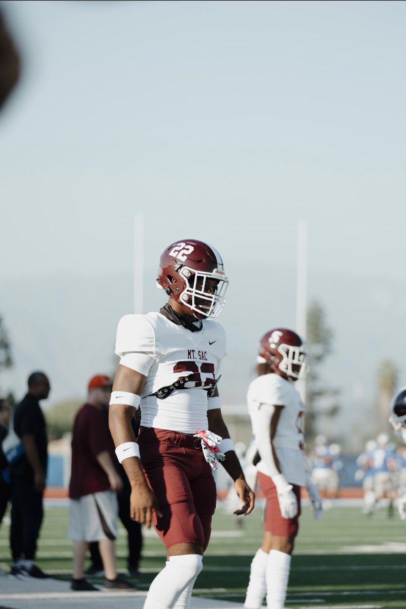 russell1_lantz's tweet photo. Mid Season Tape❗️
6’3 200lbs Safety
SO-Qualifier 
@mtsacfootball @CoachLJJohnson @D_DUBB9 @CoachDEEN7 @JUCOFFrenzy 

https://t.co/7XmyhsB0kh https://t.co/IbVuor3Zrn