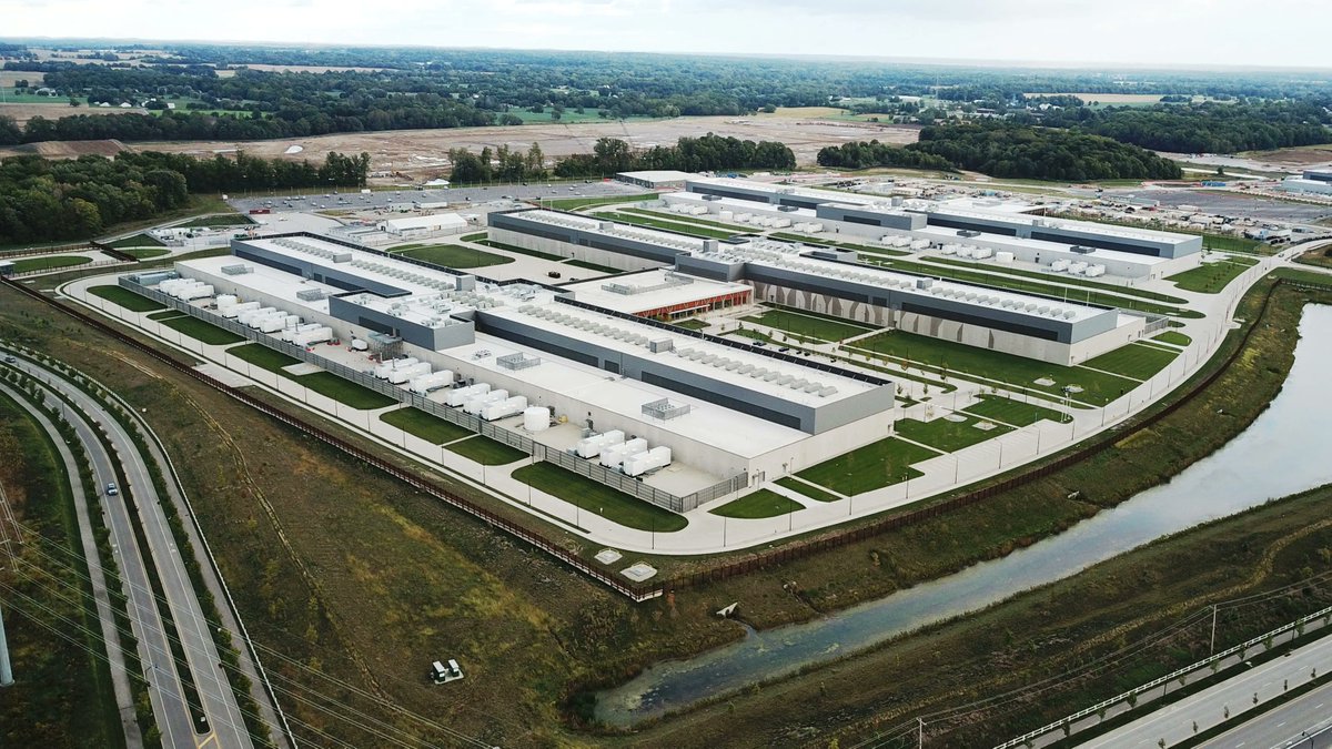 GradLeaders's tweet photo. Manufacturing is thriving in Ohio!  As an Ohio based company, @GradLeaders celebrates the diverse opportunities for a career in manufacturing. 
#careerpathways #newmanufacturing #madeinohio

https://t.co/SThtj055MJ https://t.co/OIzm3PbIcD