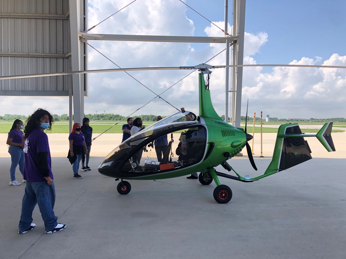 colemanaviation's tweet photo. So exciting to see an experimental aircraft flying into the FBO.
π https://t.co/Zn8s2tuAEM
@ChiCityColleges
#bcoleman #aviation #jet #bizav #bizjet #privatejet #jetcharter #chicago #plane #planes #flyprivate #avgeek #explore #discover #Aviationlovers #pilot https://t.co/ehOdLee0zb