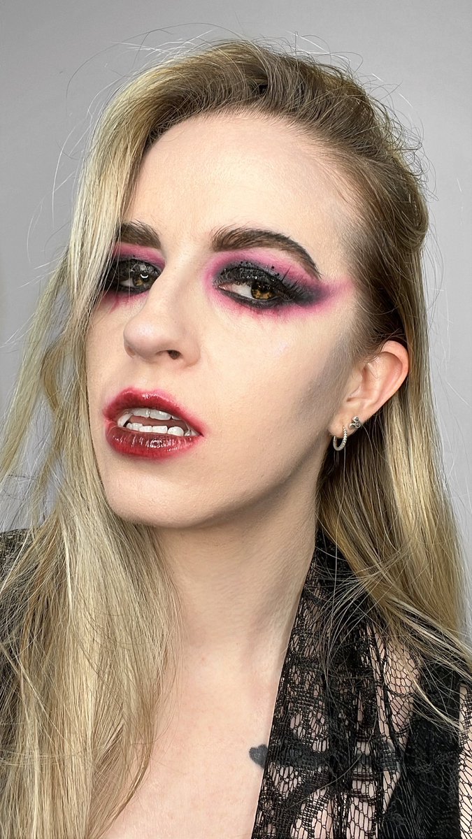 I will forever be a vampire from now on 🤣 all brands are tagged including <a href="/MakeupRVLTN/">Makeup Revolution</a> #halloween #Vampire