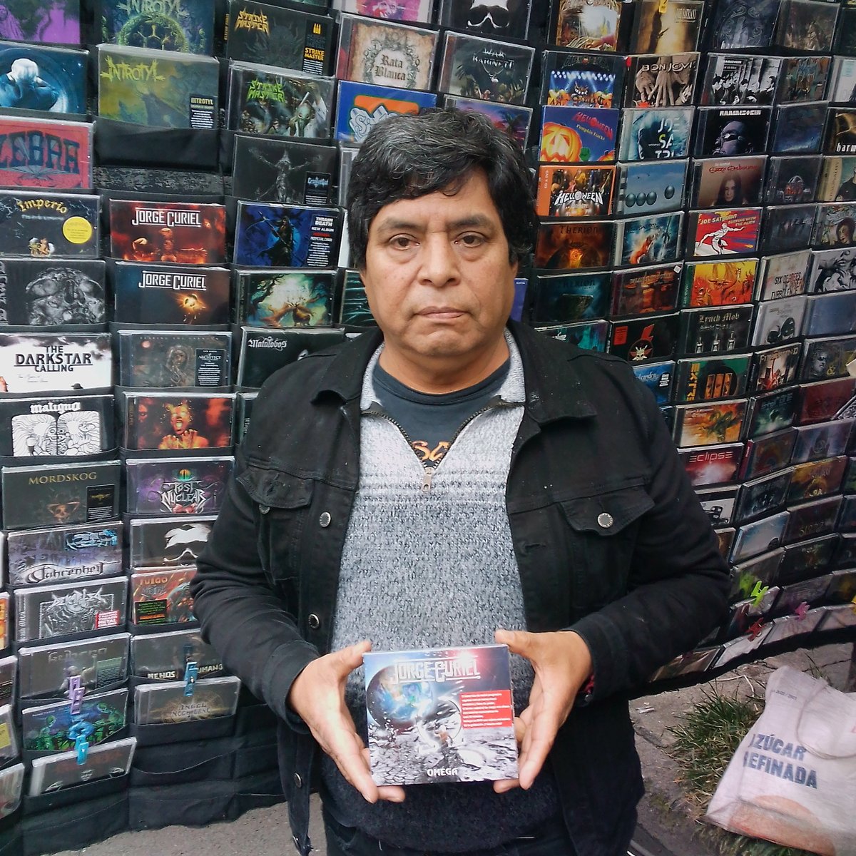 Ahora también pueden encontrar mi más reciente disco "OMEGA" en el Tianguis Cultural del Chopo, pueden comprarlo en el puesto de Javier Torrija y en el de Ismael Hernández ✌️
¡Pásele, pásele! 😉