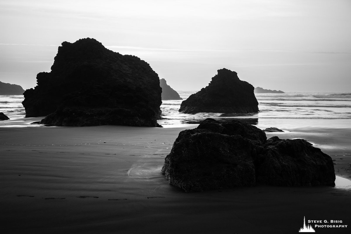 SteveBisig's tweet photo. Sea Rocks, Hunters Cove, Oregon 📷 🍂 My 2022 Fall / Birthday Sale is here! Save 25% off all prints with code FALL25 through 10/19! FREE USA shipping.
Shop the Sale: https://t.co/SmCAxNd3Dg
#OnlyInOregon #bestoforegon #bestoforegoncoast #exploreoregon #oregon https://t.co/sjIMnGPOuk