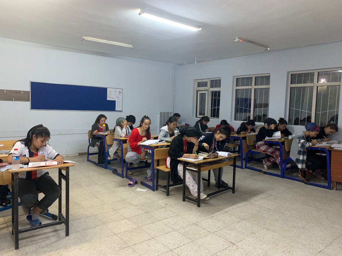 Etüt Borsa İstanbul YBO 📚
Belletmen öğretmenlerimizin destekleriyle, yavrularımızı başarılarla dolu bir geleceğe hazırlıyoruz 🔬📚🇹🇷
<a href="/ekin2107/">ebubekir ekin🇹🇷</a> 
<a href="/Murat4Kucukali/">Murat Küçükali</a> 
@a_karaaslan69