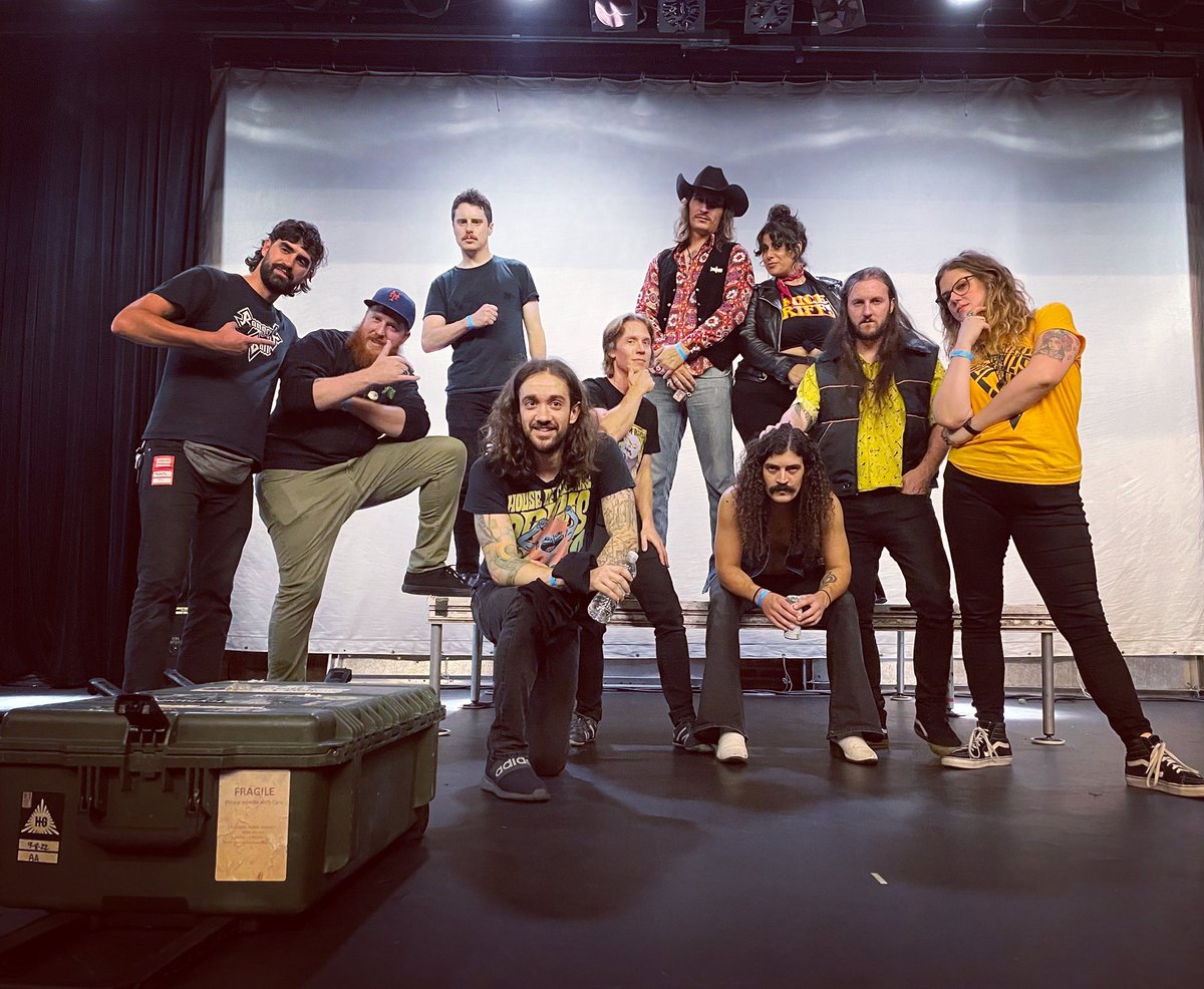 We had an awesome time w/ the Heavy Temple &amp; Sun Voyager crew! We roll into Canada THIS THURSDAY w/ Atsuko Chiba. 

Tickets for all dates at kingbuffalo.com/tour

10/13 Toronto, ON @ Velvet Underground
10/14 Ottawa, ON @ Club SAW
10/15 Montreal, QC @ Bar Le Ritz