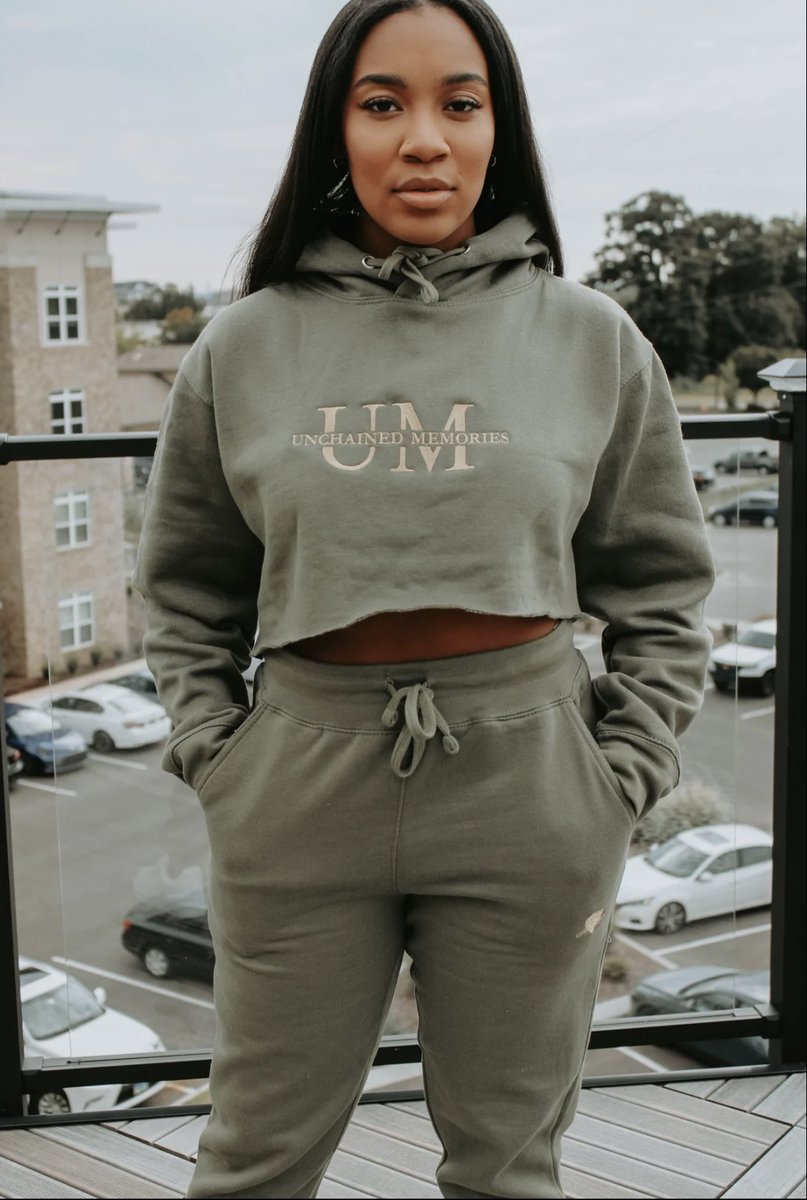 SeanCarter_21's tweet photo. Morning Everyone, the people of spoken  and so another freebie it is. The NEXT 3 customers that shop with me will get a FREE ITEM w/ their purchase. Ready, set, SHOP now at https://t.co/9k4cyuwmx5 https://t.co/4tYLKl8OVL