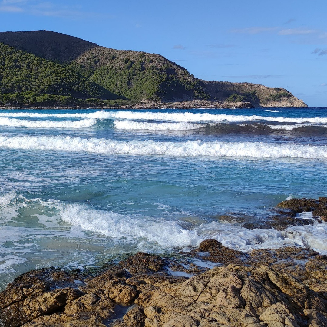involvedholiday's tweet photo. Check out the last few entries to the our holiday photograph competition. Some great compositions! Which is your favourite? 

We will be announcing the Autumn Winner shortly. 

#Involvedholidays #photocompetition #walkingholiday #groupholiday #getinvolved https://t.co/euJ3vDwwLM