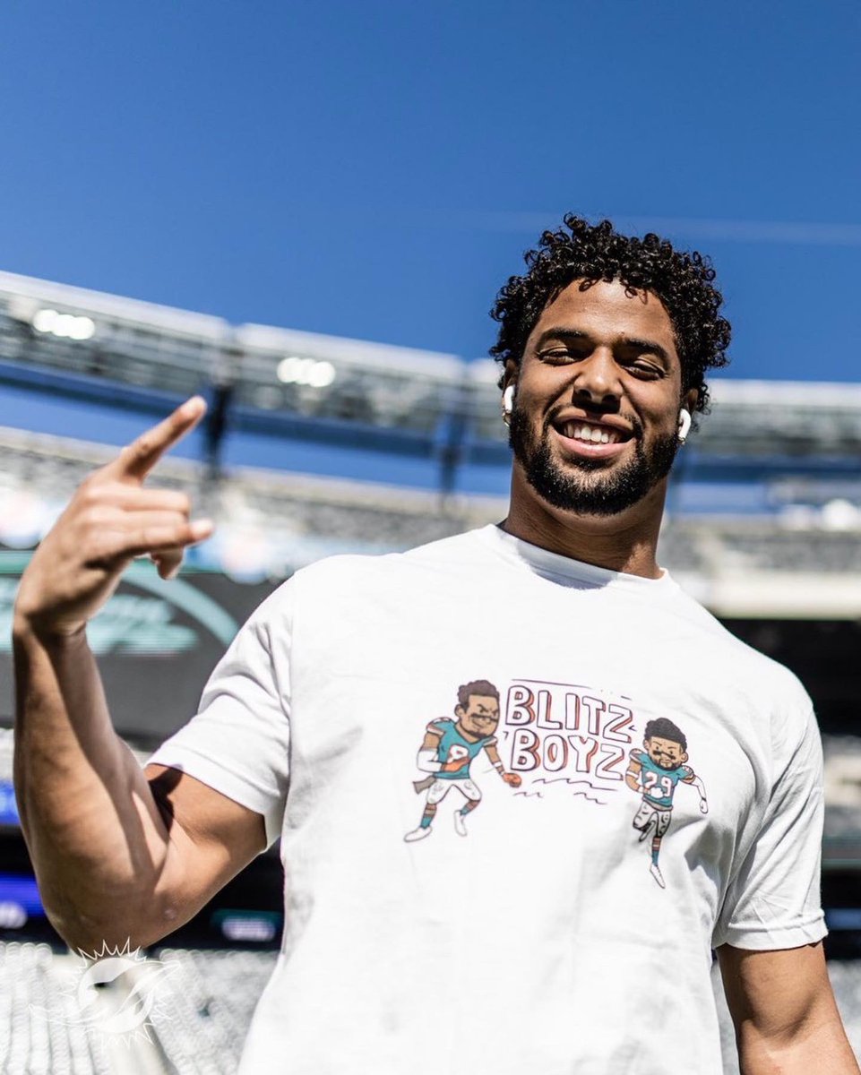Wish I was dropping this one under better circumstances but “BLITZ BOYZ” is live, link in bio and also attached :)

finszone-merch.creator-spring.com