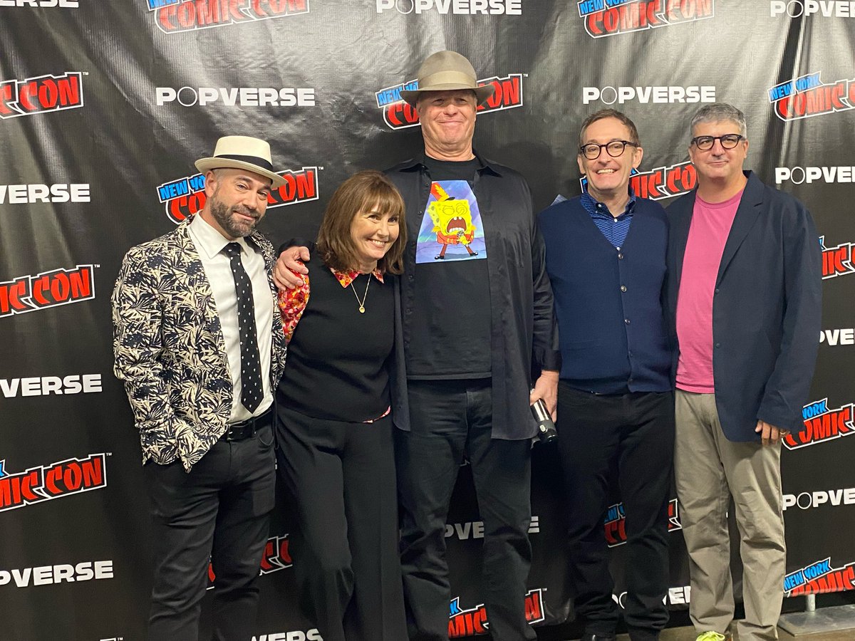 aaronsagers's tweet photo. I don’t collect autographs. But this weekend at #NYCC2022, I was part of a table read w/ #SpongeBobSquarepants cast Tom Kenney, Bill Fagerbakke, Jill Talley & Dana Snyder from the upcoming @SpongeBob #TidalZone special (Nov. 25). And I had to get a script page signed afterwards! https://t.co/BYRl29uLK7