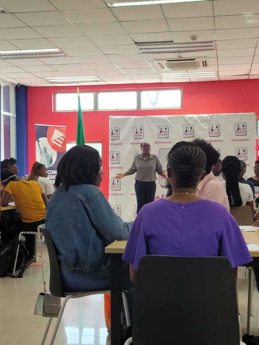 Tiffany Young tweet media