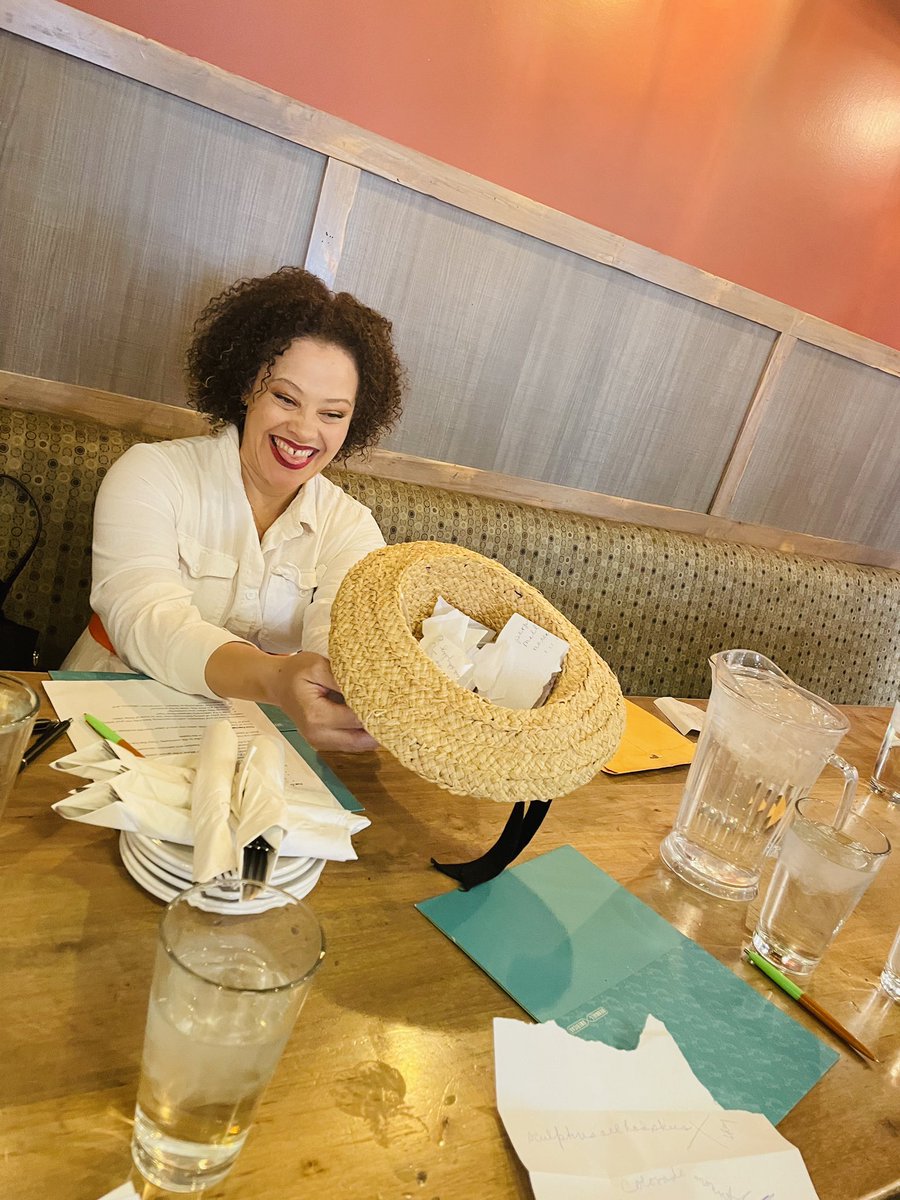 thebiennial's tweet photo. @suziqpoet hosted a powerful poetry workshop inspired by Gabriel Rico’s totemic sculptures in “La inclusión de mi raza.”
Thank you to everyone who joined and @Wynkoop for hosting.
Look out for more events happening soon at #EdgeEffect. A partnership with @blackcube.museum. https://t.co/54ORxvR0Vf