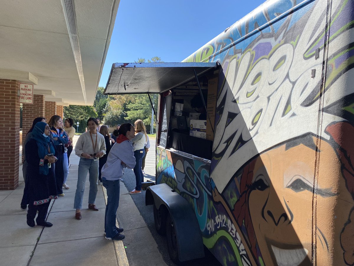 FairhillES's tweet photo. Thank you @FairhillPTA and Kool Zone Food Truck for treating our staff to an amazing lunch!! Sooooo yummy! https://t.co/lEuwAylY1g