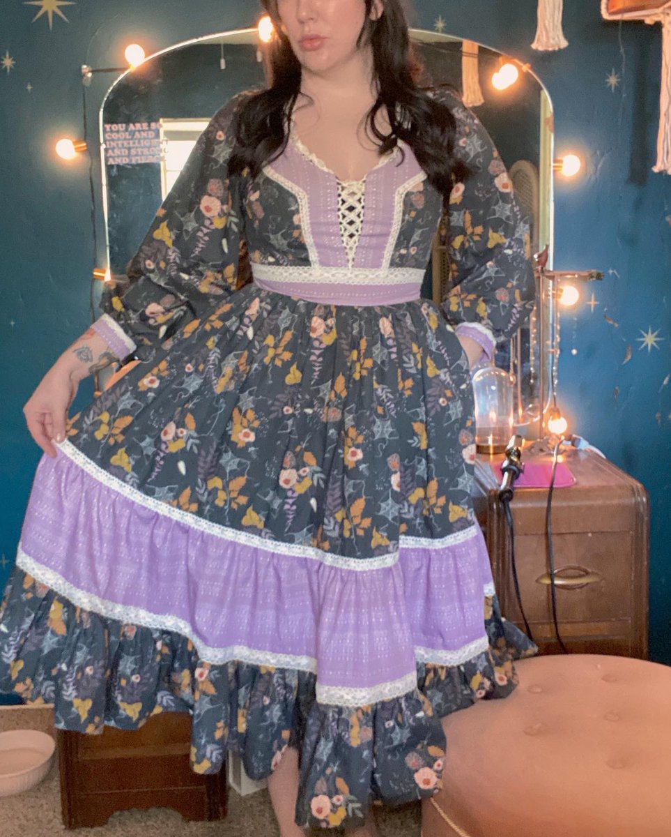 Finished my #gunnesaxoween dress (finally!), ready for some good spooky vibes…