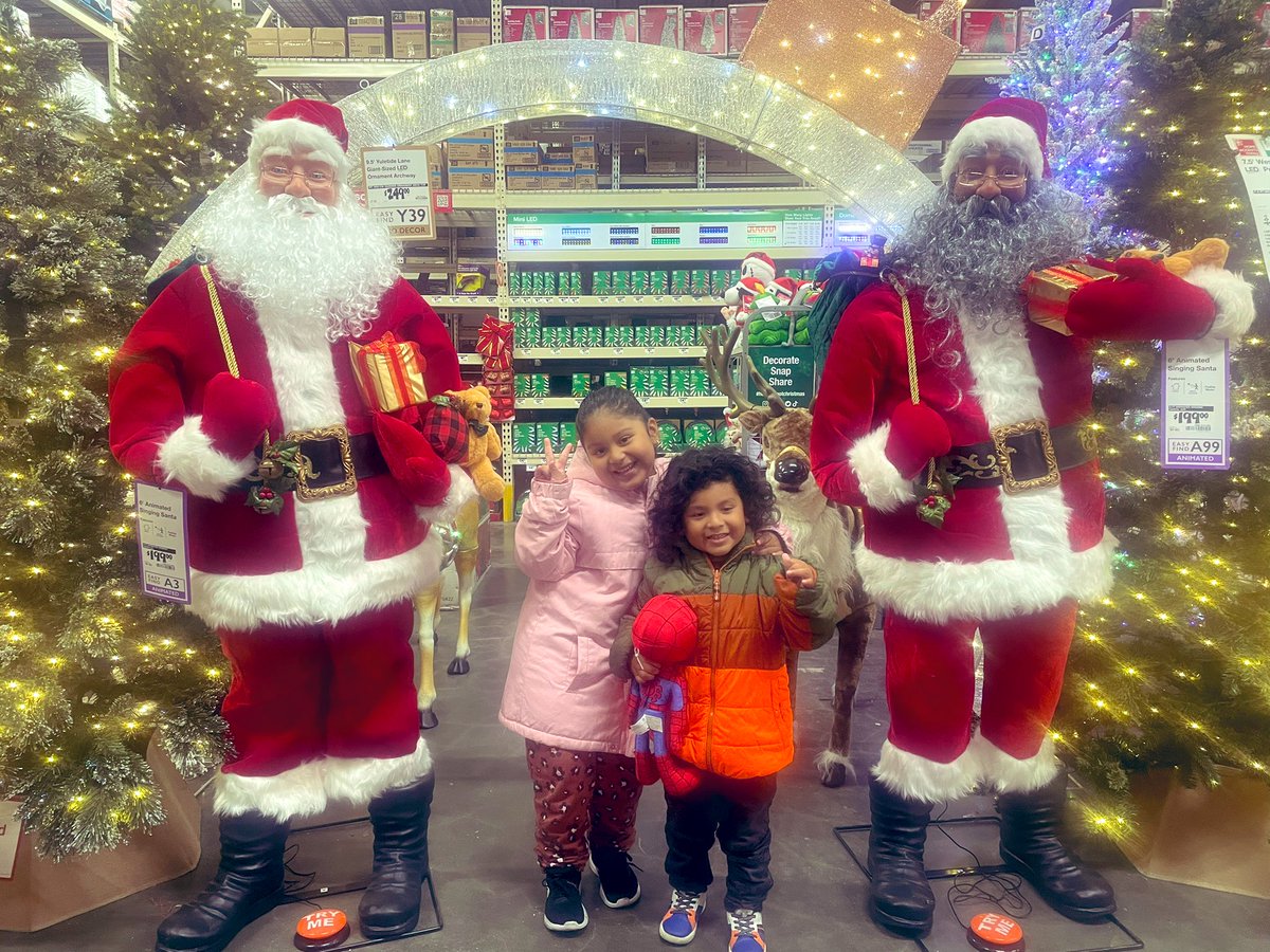 I could not take the cuteness ♥️♥️ Christmas is right around the corner. Make sure your ready and prepared. <a href="/nyyroro/">Ro Rodriguez</a> <a href="/gonzobxny/">Alfred Gonzalez</a> <a href="/__CeCiMe/">Ceci</a> <a href="/TDonnelly921/">Tiffany Donnelly</a> @Leo_Homedepot <a href="/KaltishH6891/">Kaltish Harden</a> <a href="/daryl_hagen/">Daryl Hagen</a>