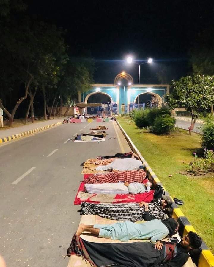 Profiling of Baloch students is continue throughout the universities of Punjab. Recently a message is being circulated by IUB administration to harass and nominate the protesting Baloch students. Such tactics of harassing the students is henious.
#NoFeesOnReserveSeatsInIUB