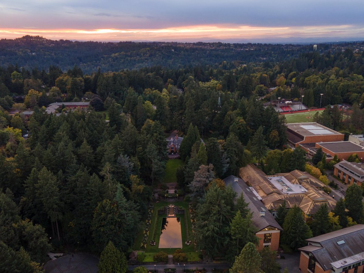 Lewis & Clark College tweet media