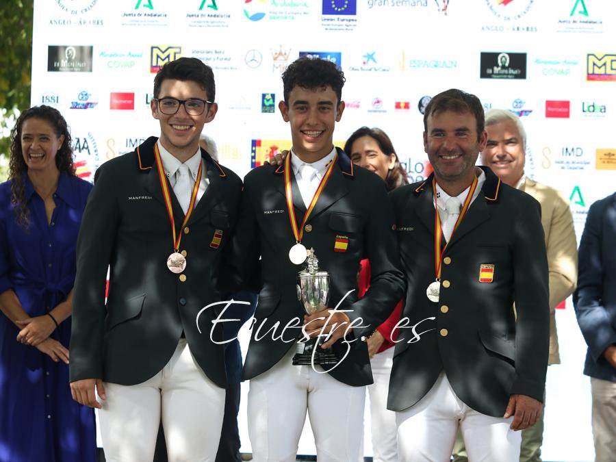 MPiroPodium's tweet photo. ¡Fin de semana exitoso en el Internacional Gran Semana Anglo Árabe de Sevilla!

Segunda y tercera posición en las pruebas Internacionales de mayor nivel CCI2*S y CCI3*S🥈🥉

Muy contento con los resultados🔝

Agradecido con todo mi equipo👌🏻

@becaspodium https://t.co/HqHpMldJWz