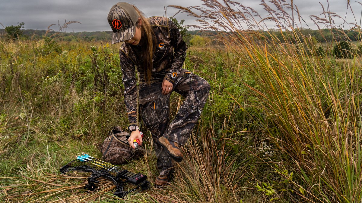 DruryOutdoors's tweet photo. It’s been estimated that a whitetail deer can smell at least 1,000 times better than a human can! 👃🤯 Don’t forget to spray those boots with some @NoseJammer! 🥾 #JamEm https://t.co/sEu9P9zV7A