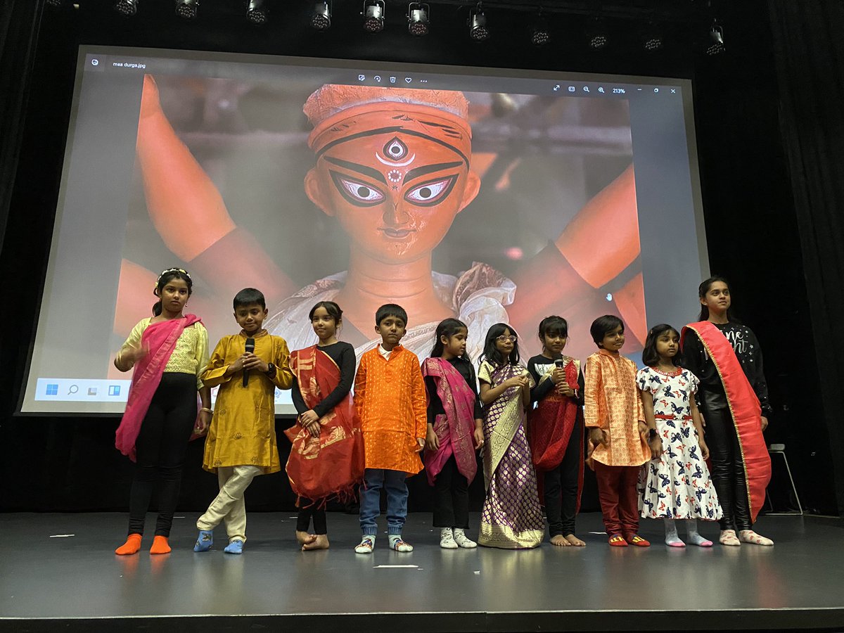 Far away from home but the festive spirit was no less as young and old came together to celebrate Durga puja in Helsinki organised by Bengali Association of Finland. Ambassador @raveesh_kumar and @RaveeshRanjana joined the celebration.